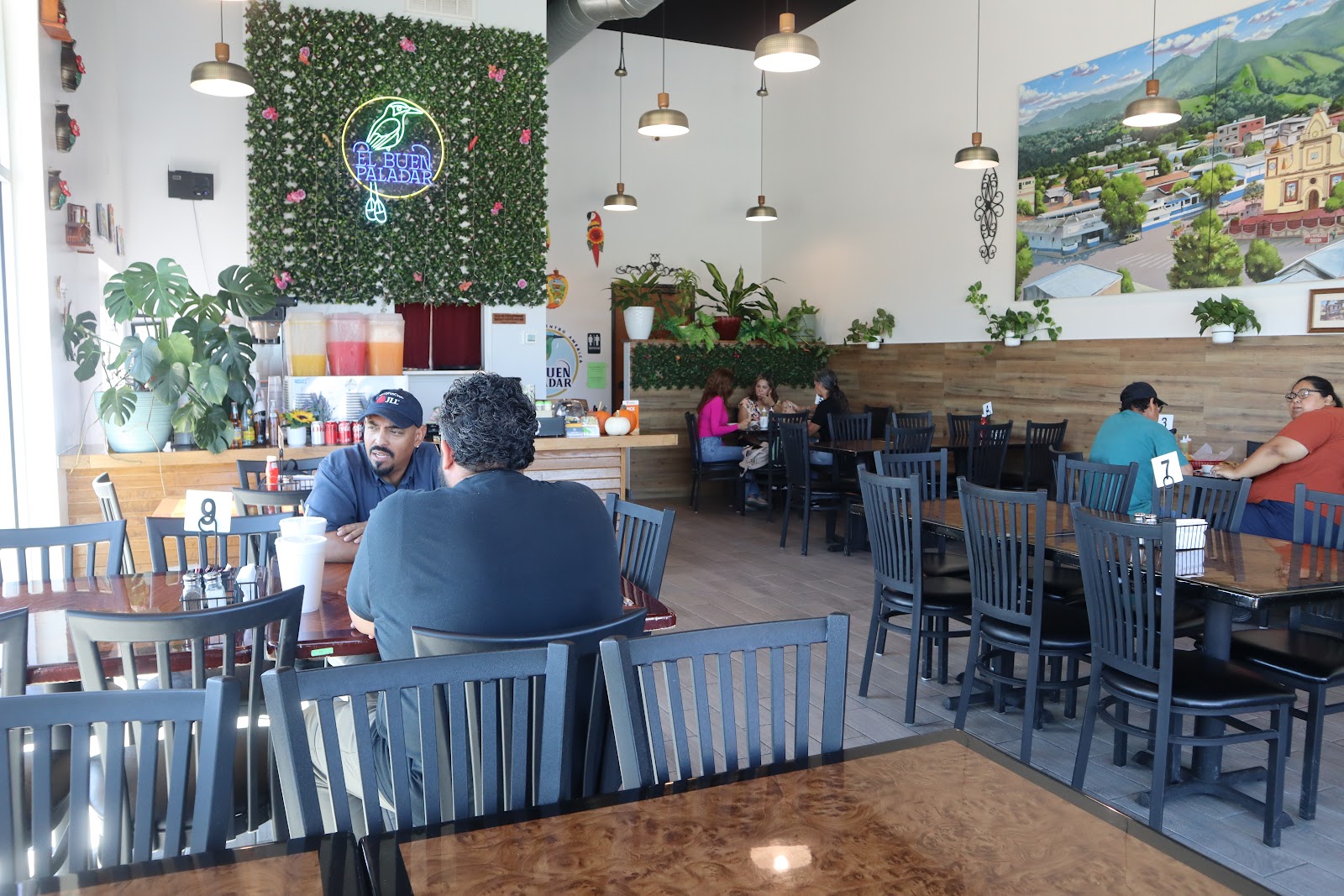 Cold drinks and agua fresca at El Buen Paladar